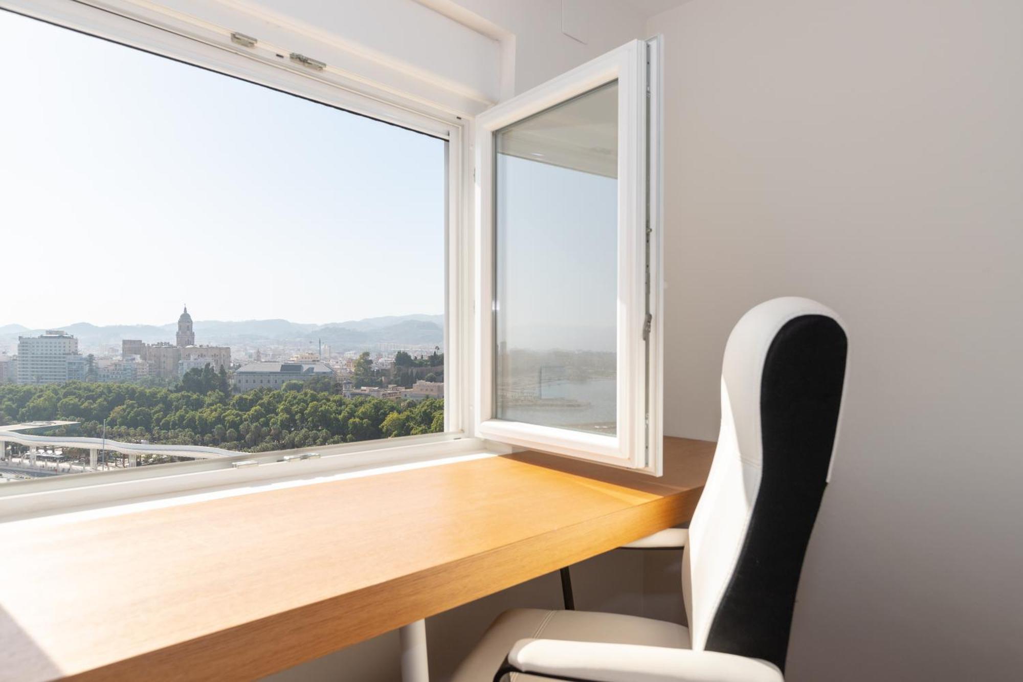 Luxury Beach/Port Apartment Малага Экстерьер фото